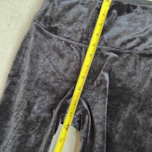 Spanx black Velour leggings. Super soft. Dress up or down. Size Medium. - Picture 9 of 9